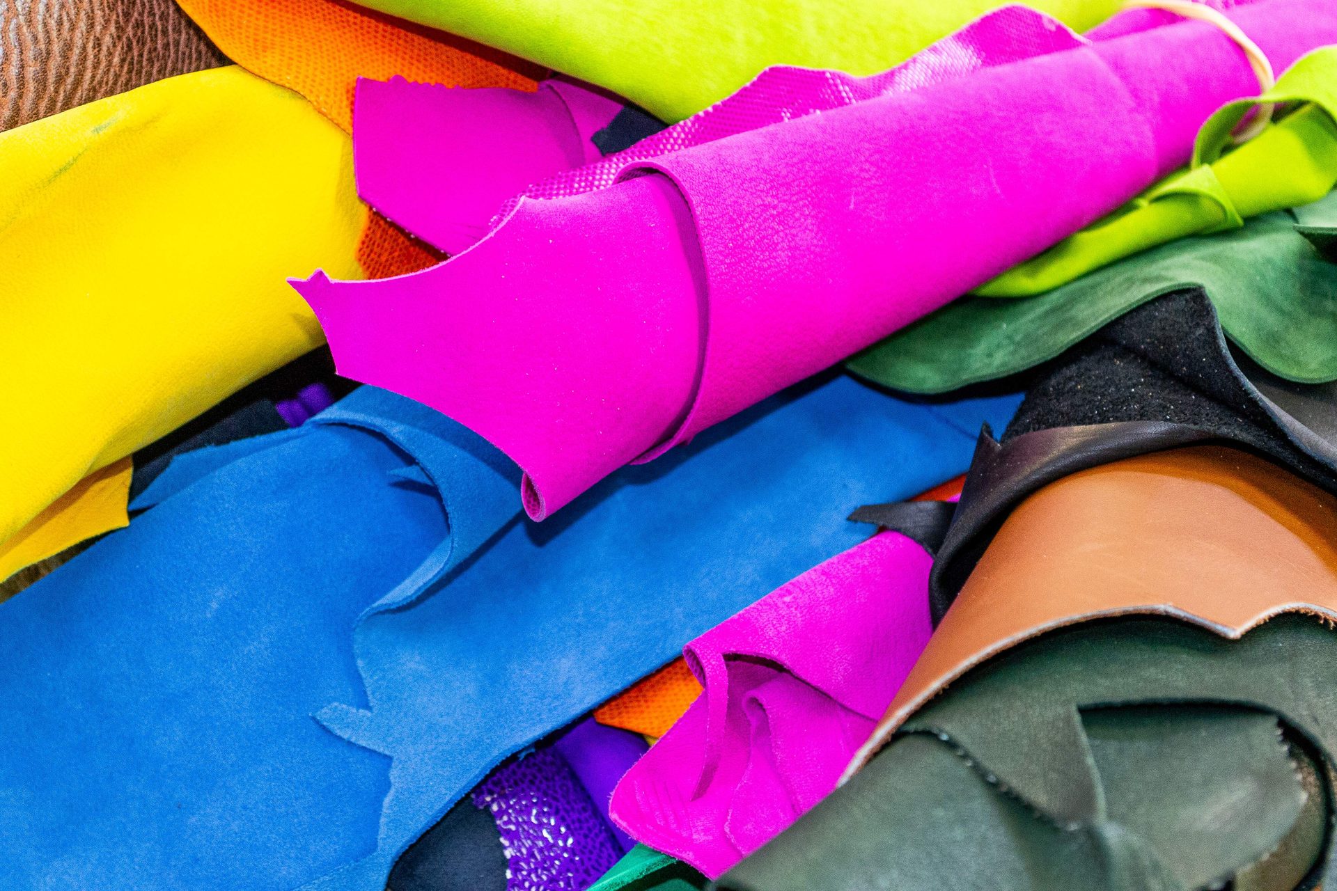 mazzi di pelle che utilizziamo per le nostre Sneakers