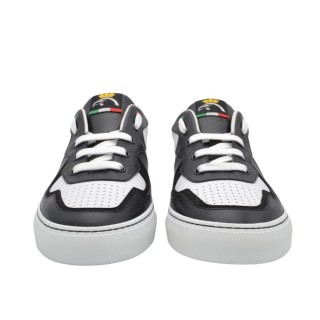 Sneakers artigianali in pelle bianca e nera Sneakers artigianali in pelle bianca e nera